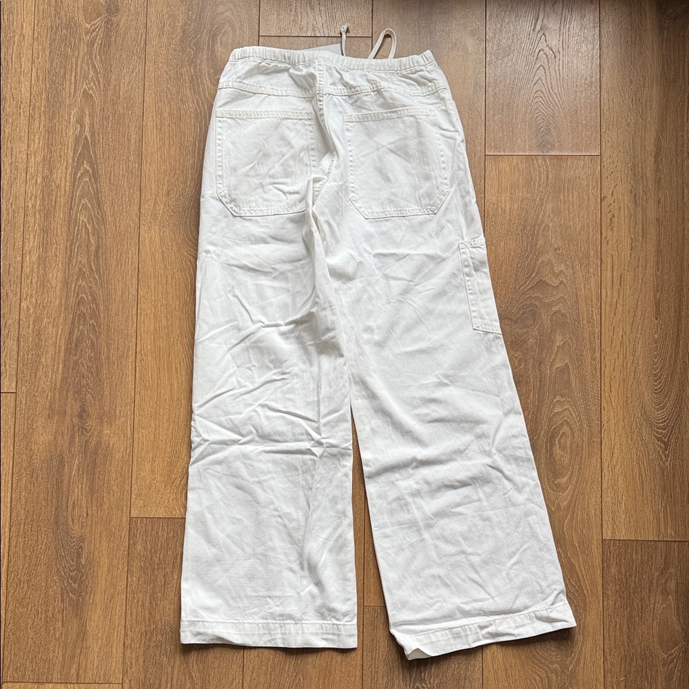 Brandy Melville White Sweatpants - Picture 2 of 3